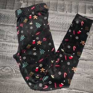 Medium Christmas Leggings, NWOT, Velvet feel material